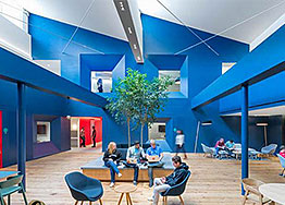 純色劃分空間的辦公室裝修設計長這樣！