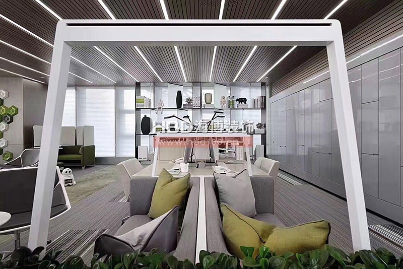 廣州辦公室裝修,高大上辦公設(shè)計,廣州裝修設(shè)計公司,氣質(zhì)辦公室.jpg