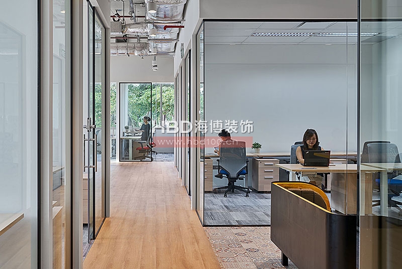 辦公室裝修設(shè)計(jì),簡(jiǎn)約辦公室裝修,廣州裝修設(shè)計(jì)公司,輕松辦公室裝修.jpg